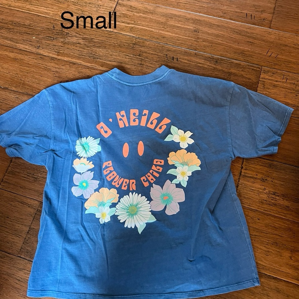 O'Neill Blue Women’s T-Shirt with Floral Design on the back